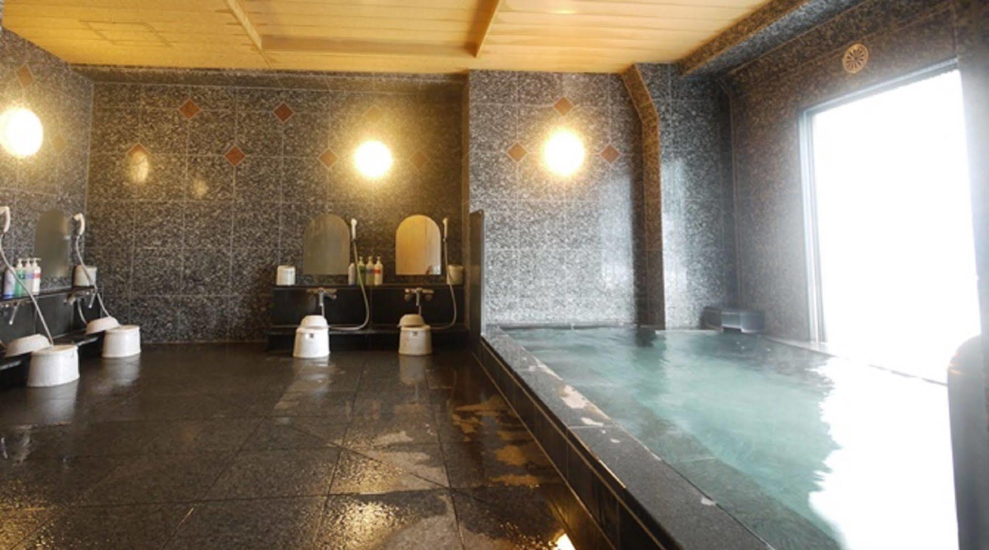 Hotel Route-Inn Yokohama Bashamichi Eksteriør billede